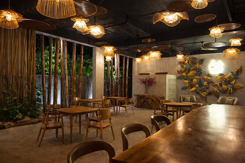 Bella Vida Restaurant Uluwatu – warm interior